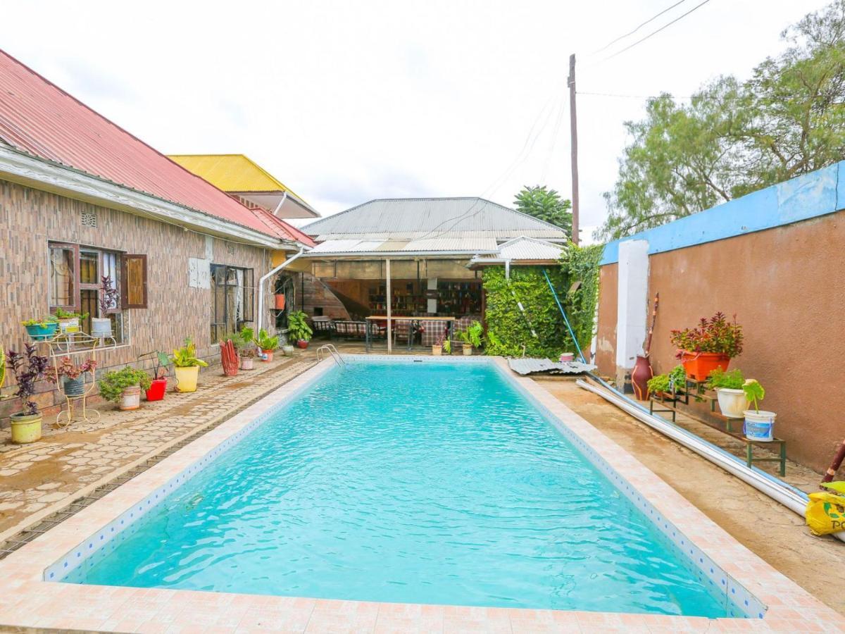 Arusha Safari Hostel Exterior photo